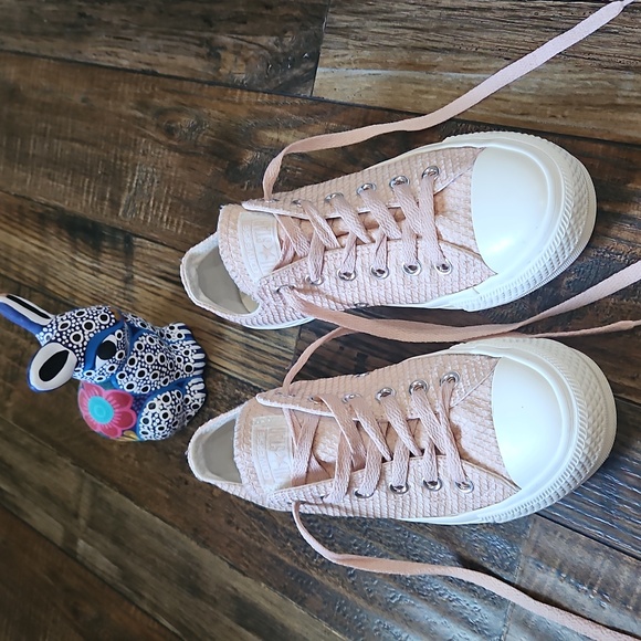 New Converse All☆Star Women's Light‎ Pink Textured Low-Top Sneakers. - Picture 11 of 12